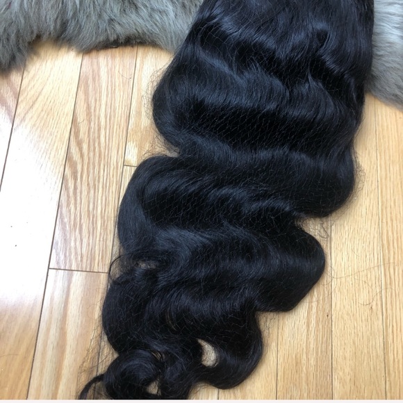 - - 20” BLACK HUMAN HAIR BRAZILIAN BODYWAVE LACE FRONT main image 5